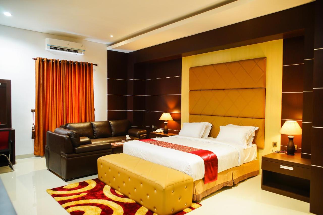 Singapore City Hotel Batu Bara Sungaibalai 외부 사진